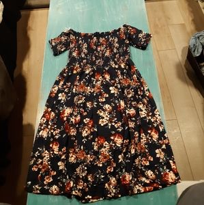 Cute summer dress it's been worn one time